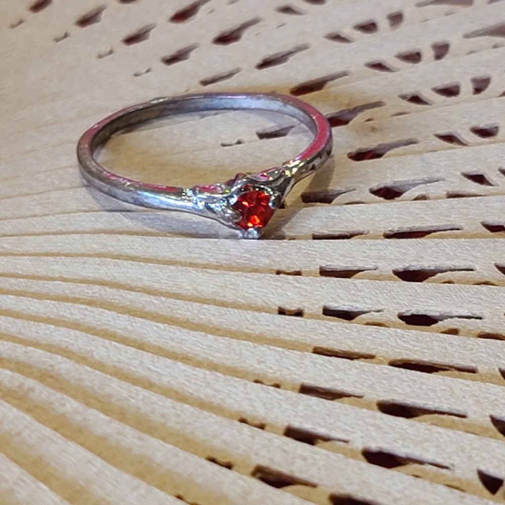 Ladies ring approx. size 8+